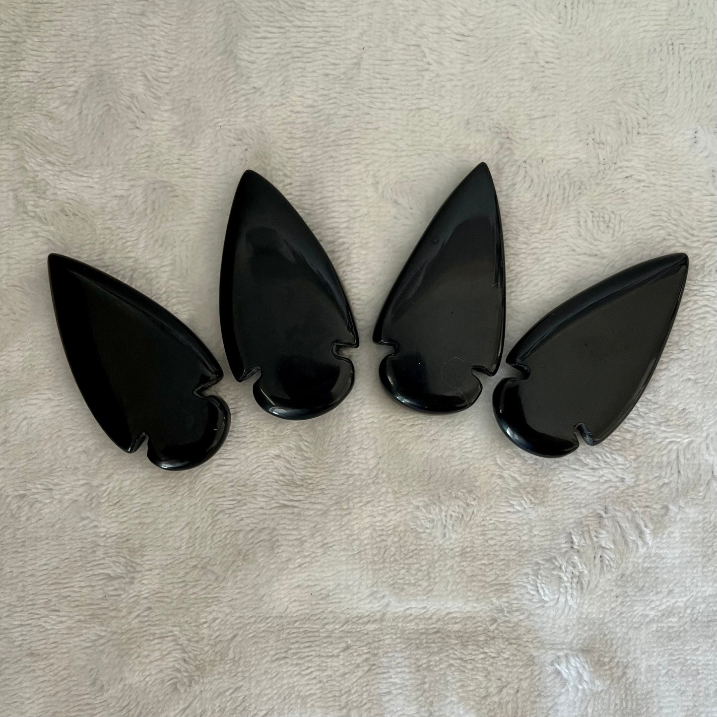 Black Obsidian Arrowhead Carving (Approx. 2” X 1”) 0220