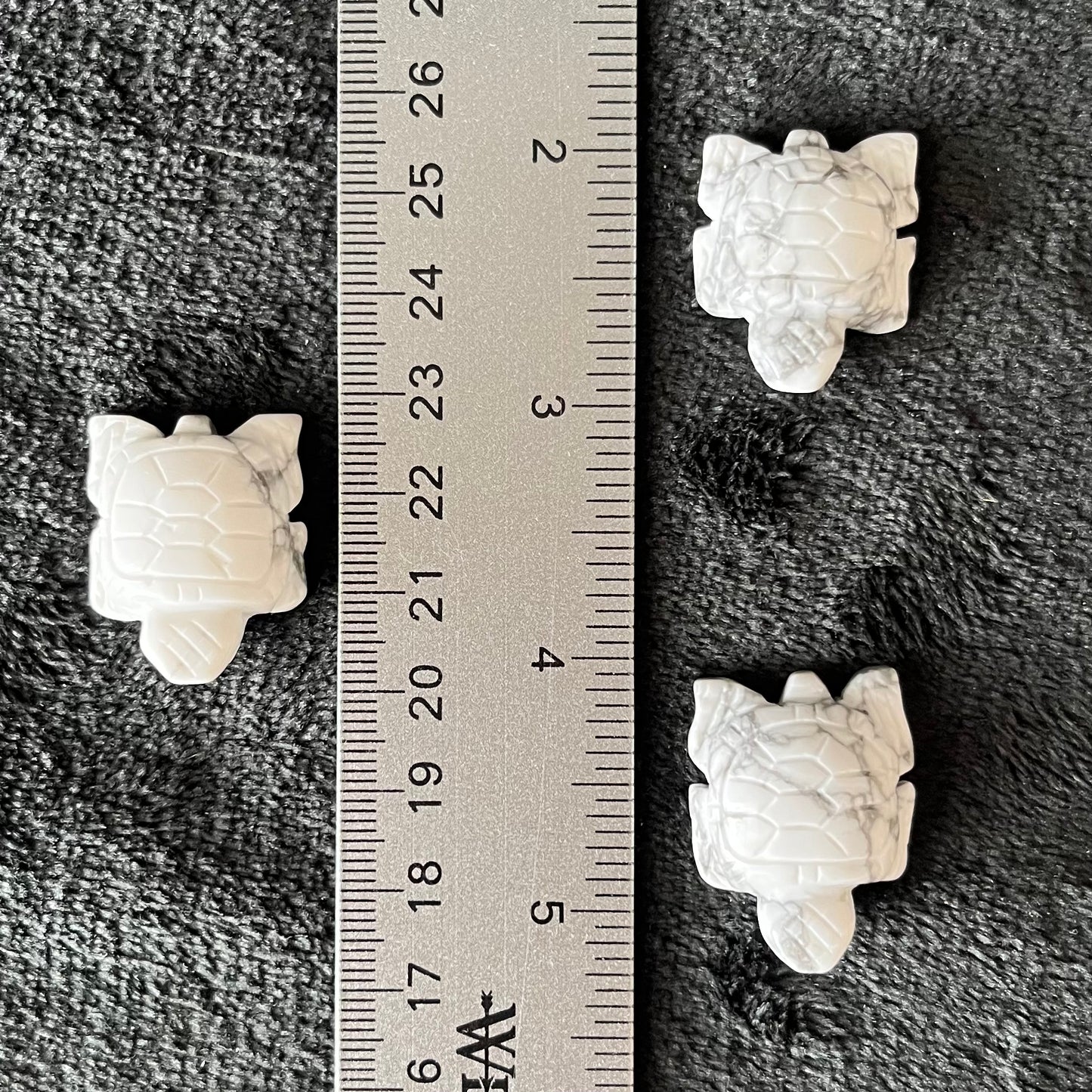 Howlite Carved Sea Turtle (Approx. 1”) 0214