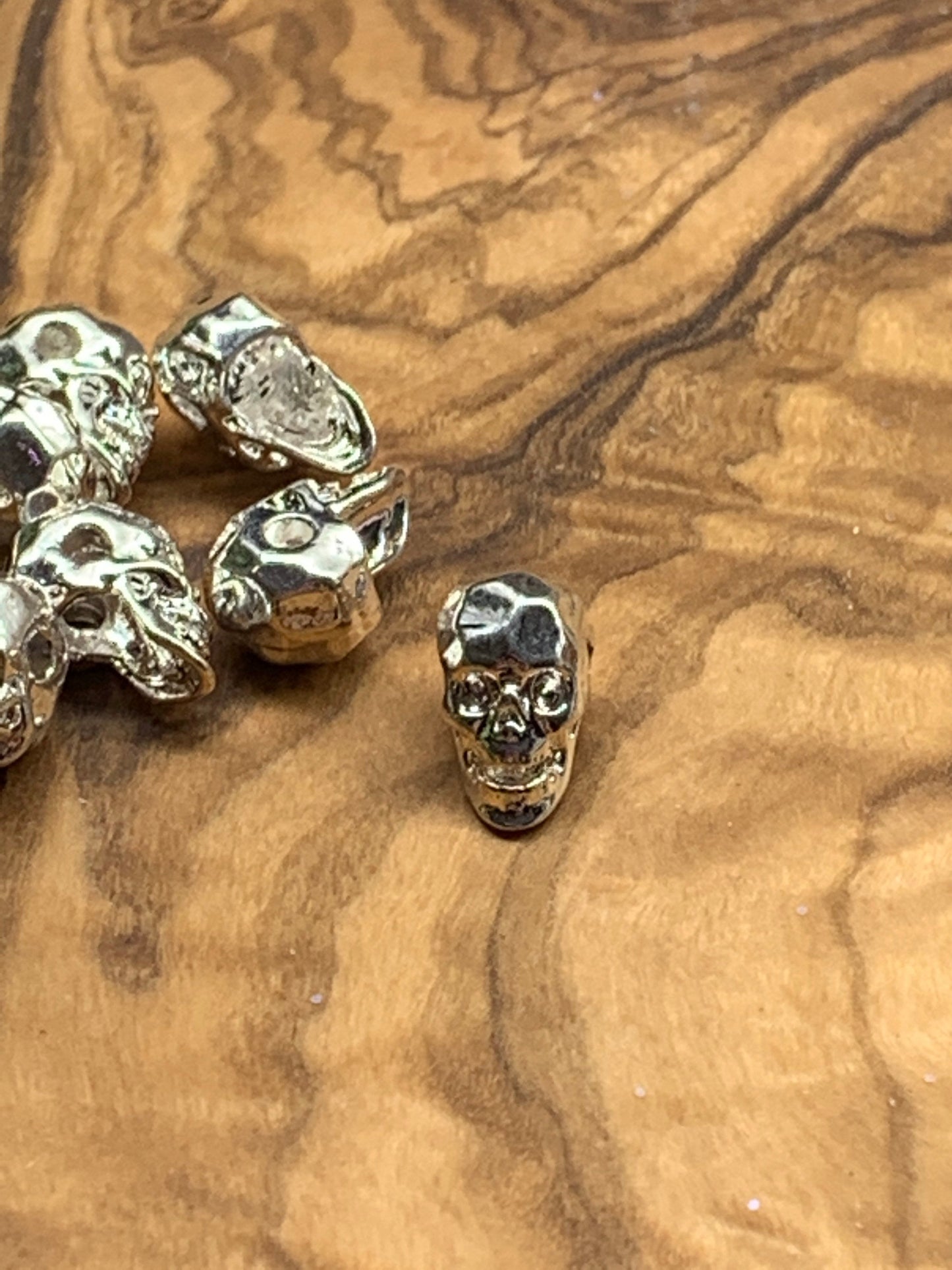 Skull Beads Silver Tone 0196-B