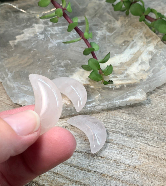 Rose Quartz Carved Moon (Approx 1 1/8" Long) 0086