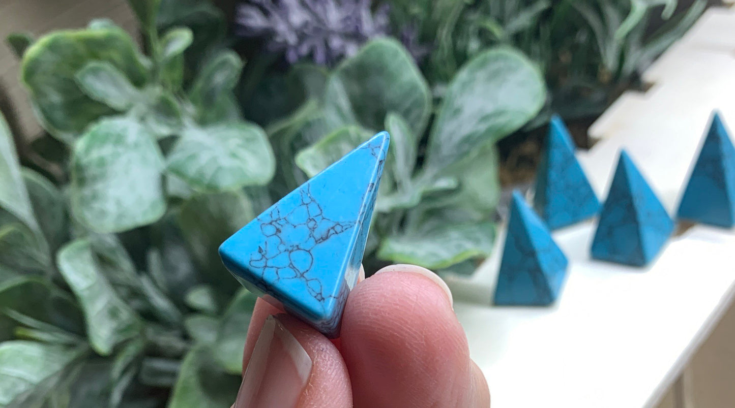 Blue Howlite Pyramid 1” 0373