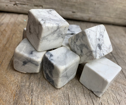 White Howlite Cube 0688  7/8”- 1 1/8”