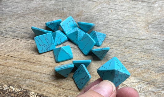 Blue Howlite Pyramid Turquoise Blue 0241 (Approx. 3/4” x 3/4" x 5/8")