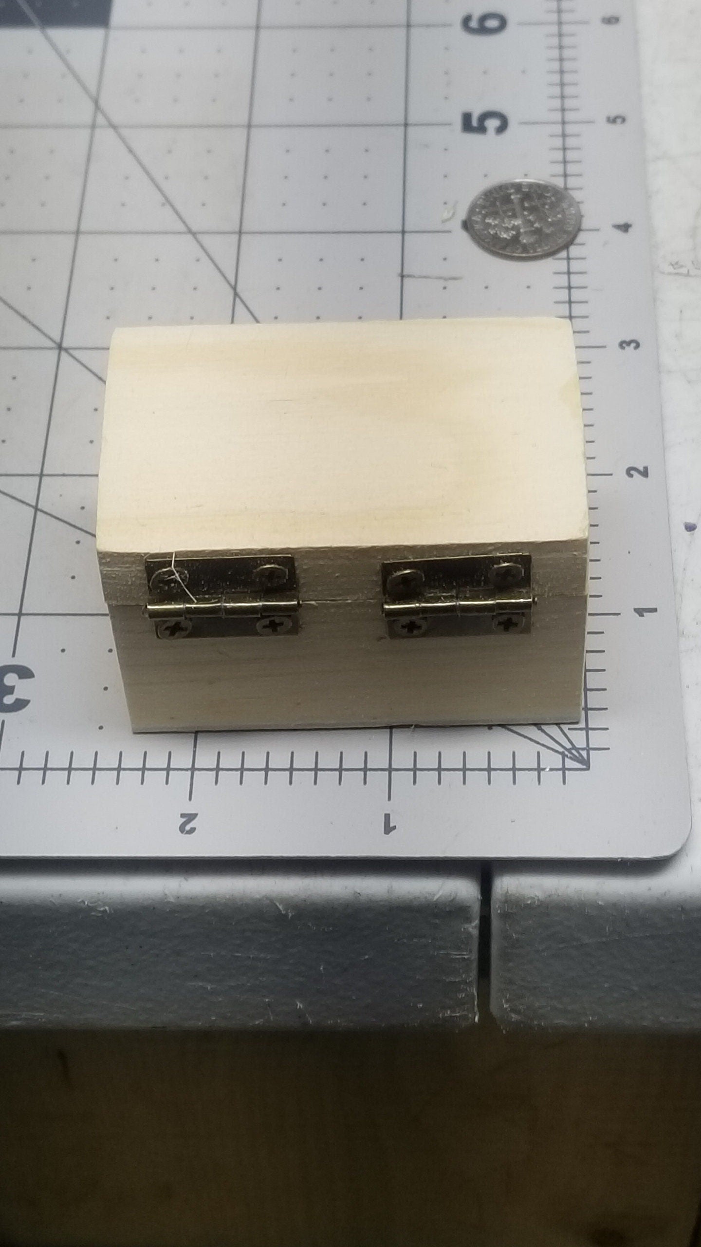 Crystal Mystery Treasure Chest, (chest measures 2 1/4 x 1 1/2 x 1 1/2) 1600