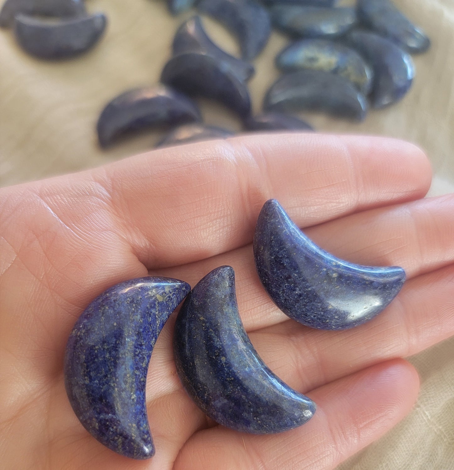 Lapis Lazuli Carved Moon (Approx. 1 1/8" Long) 0107