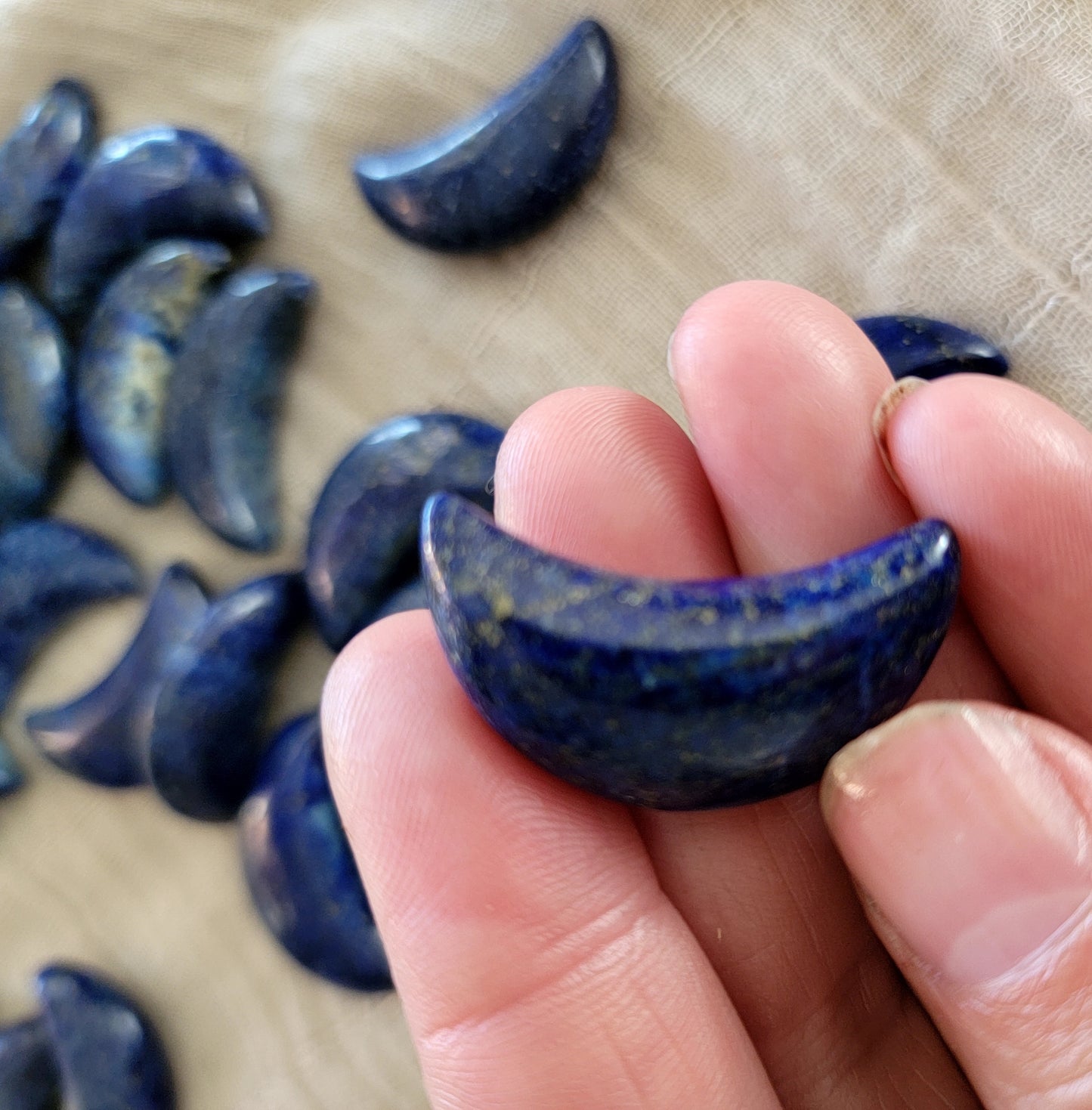 Lapis Lazuli Carved Moon (Approx. 1 1/8" Long) 0107