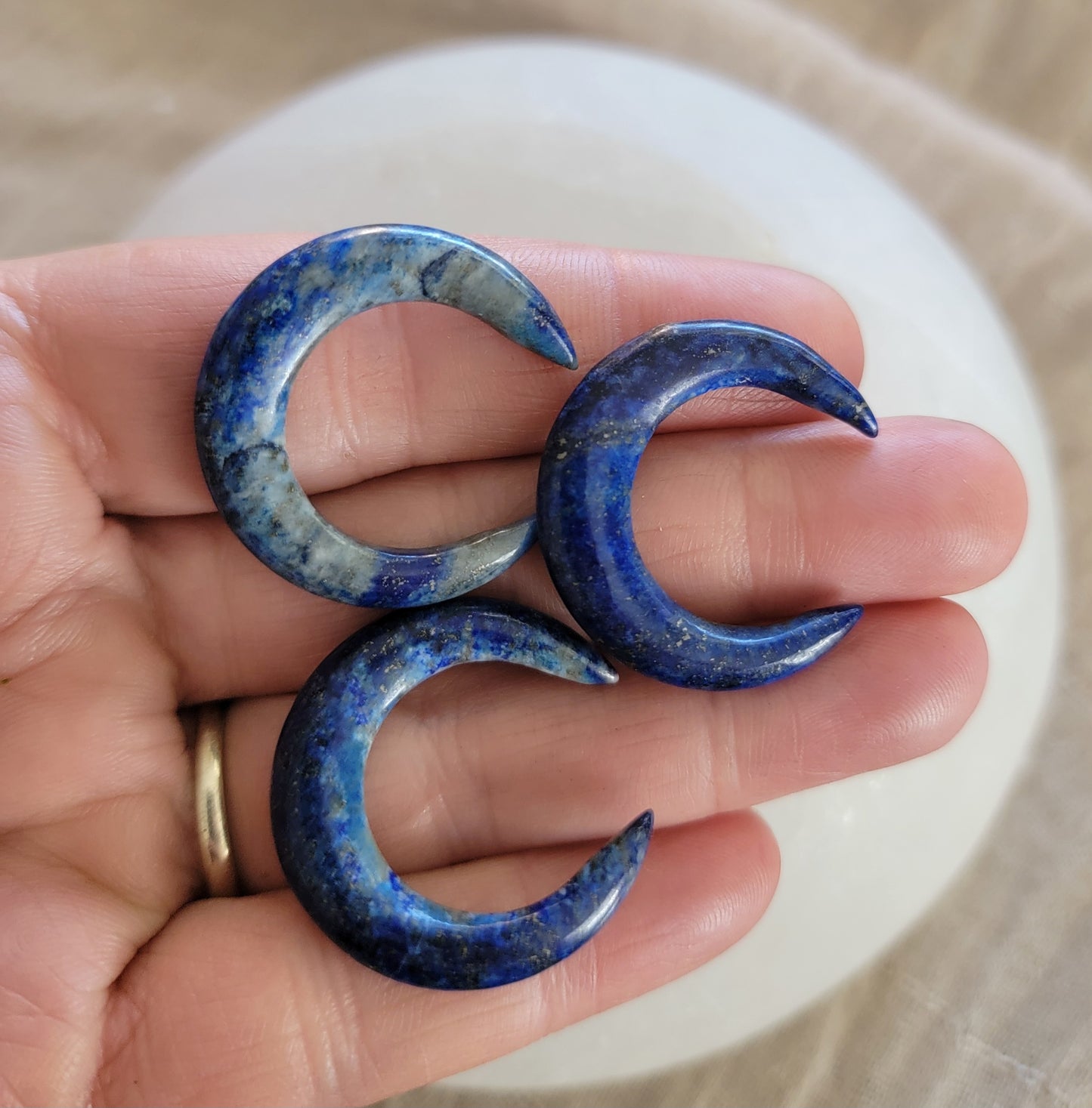 Lapis Lazuli Carved Moon (Approx. 1 1/8" Long) 0050