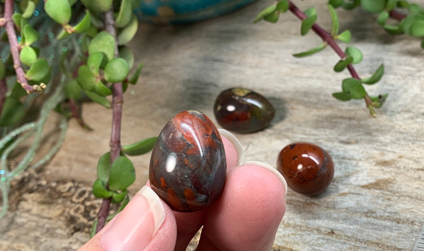 Red Jasper Egg 3/4” 0393