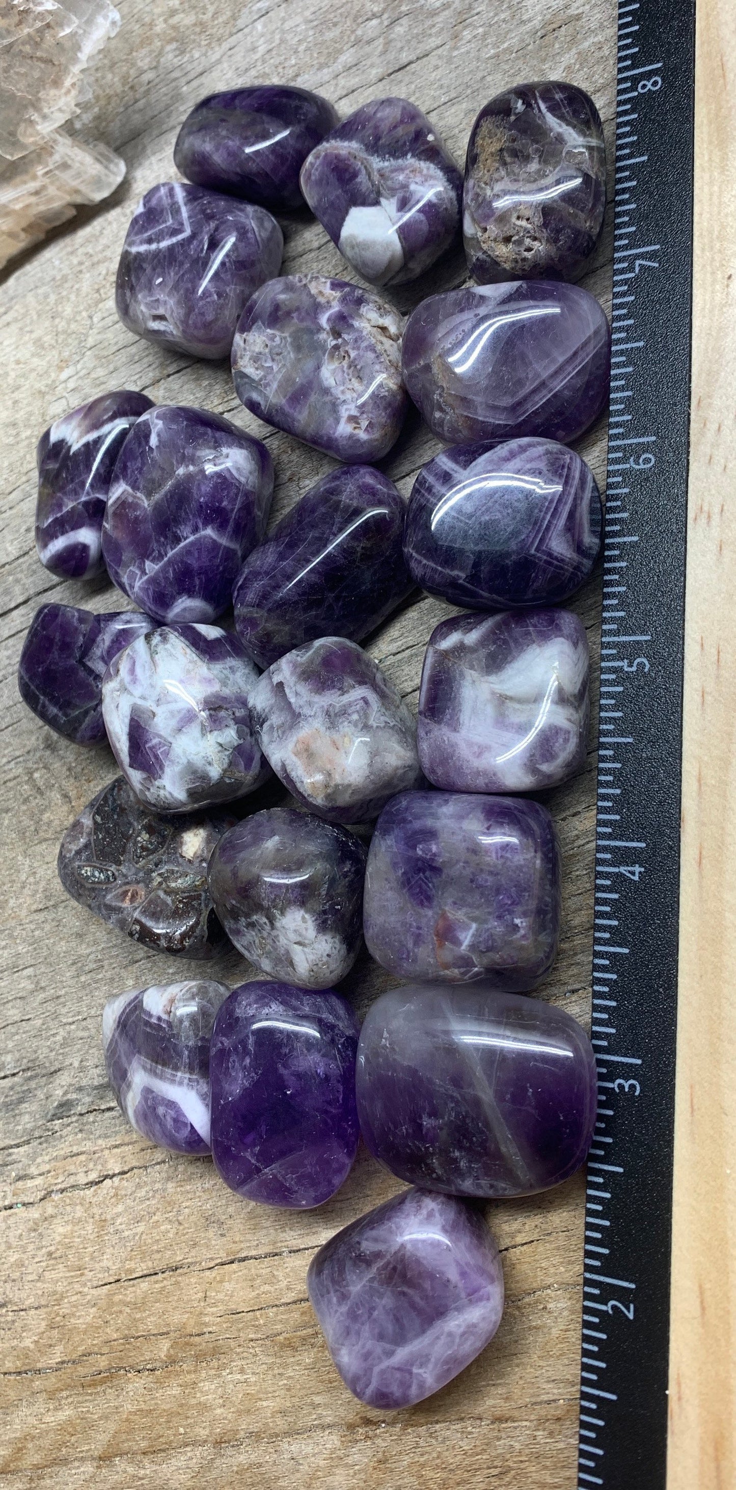 Amethyst Tumbled Stone 0660 (1”- 1 1/4”)