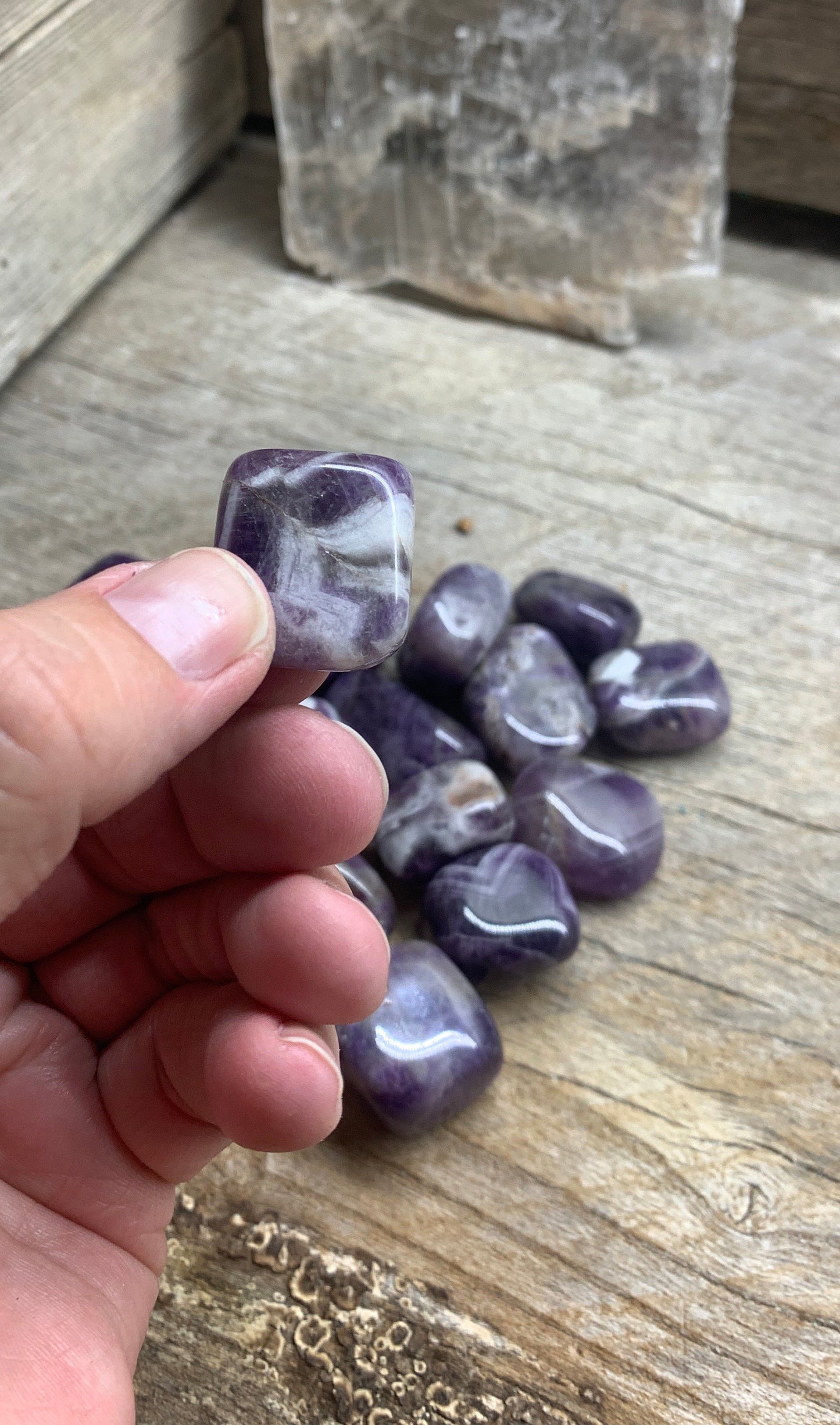 Amethyst Tumbled Stone 0660 (1”- 1 1/4”)