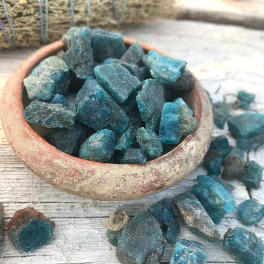 Raw Blue Apatite, One stone (1/2 to 1" long), Rough Teal Blue Healing Crystal 0157