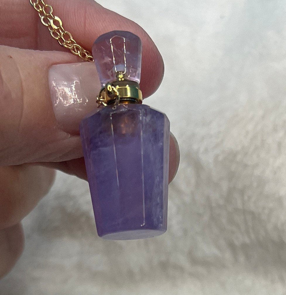 Amethyst Potion Bottle with Screw on Cap, faceted NCK-2714
