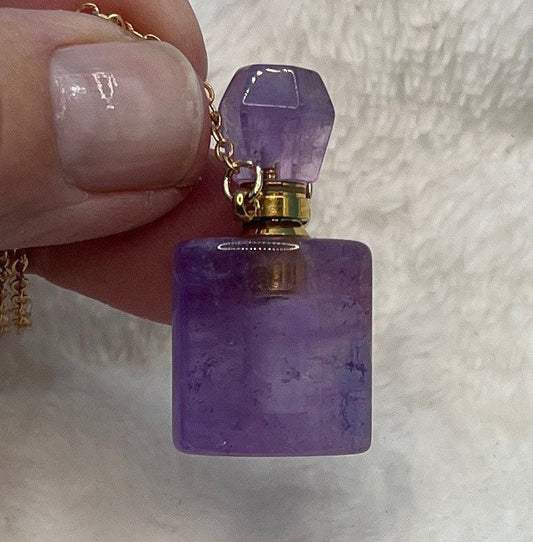 Amethyst Potion Bottle with Screw on Cap, faceted NCK-2641