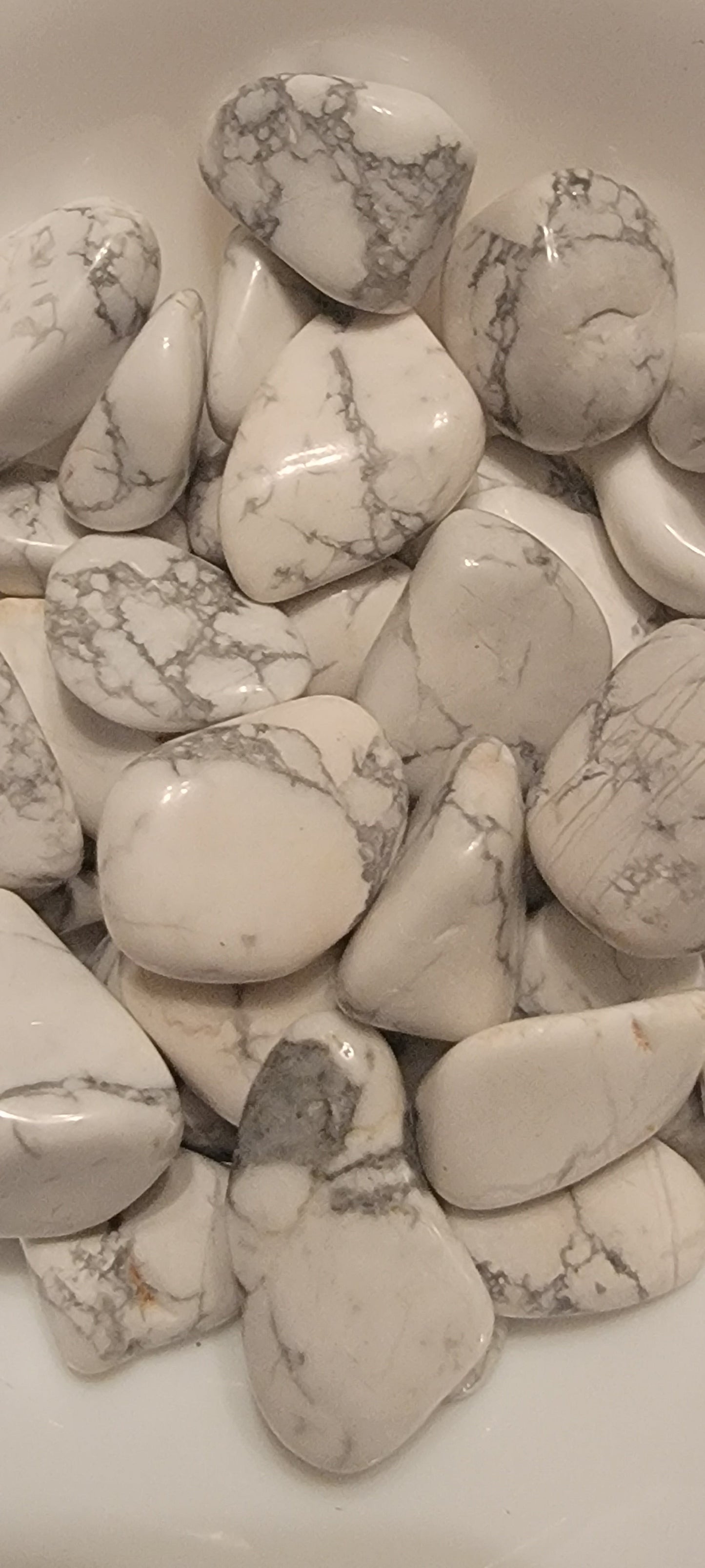 White Howlite Tumbled Stone, 1 Pound Bag (Approx. 20-30 mm) WT-0069