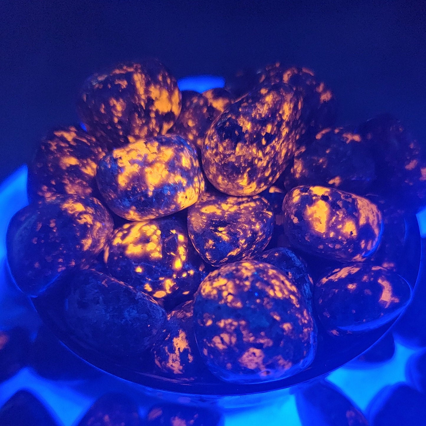 Yooperlite (Fireworks Stone) Tumbled Stone 1 pound bag (Approx. 1" - 1 1/2" ea.) Wholesale WT-0148