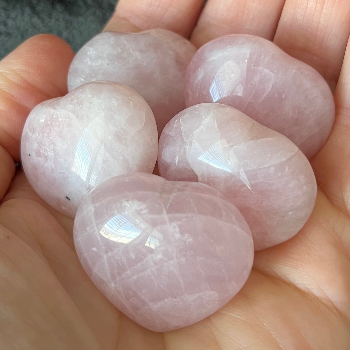 Rose Quartz  Puffy Heart (Approx. 1 1/4”) 1000