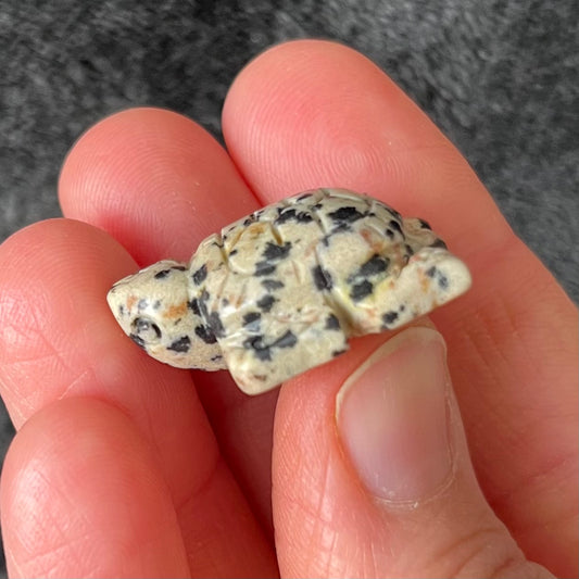Dalmatian Jasper Carved Sea Turtle (Approx. 1”) 0136
