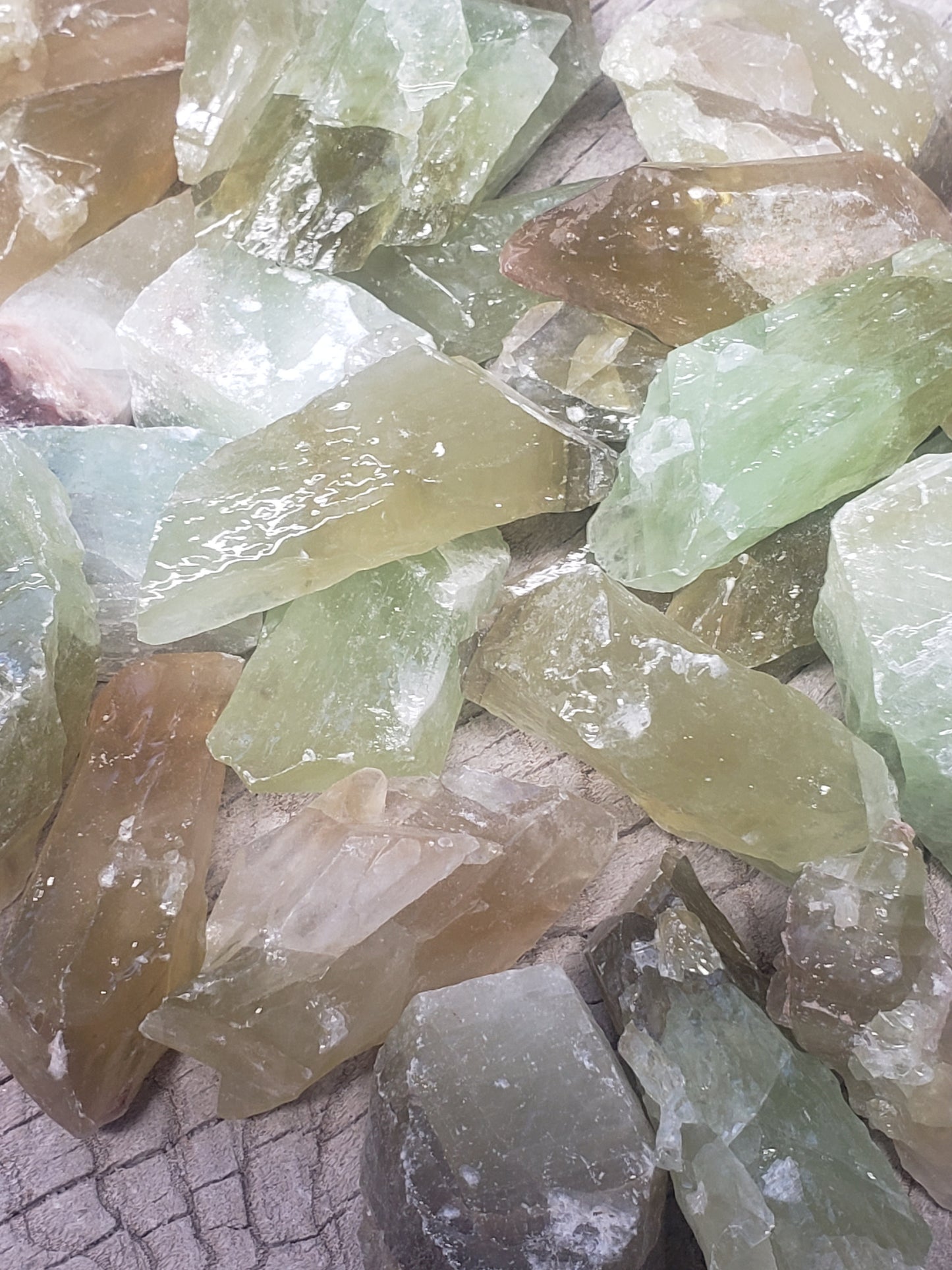 Green Calcite, One stone (Approx 3/4 " - 1 1/4"), Rough Green Healing Crystal, Energy Cleanser, Heart Chakra 1259