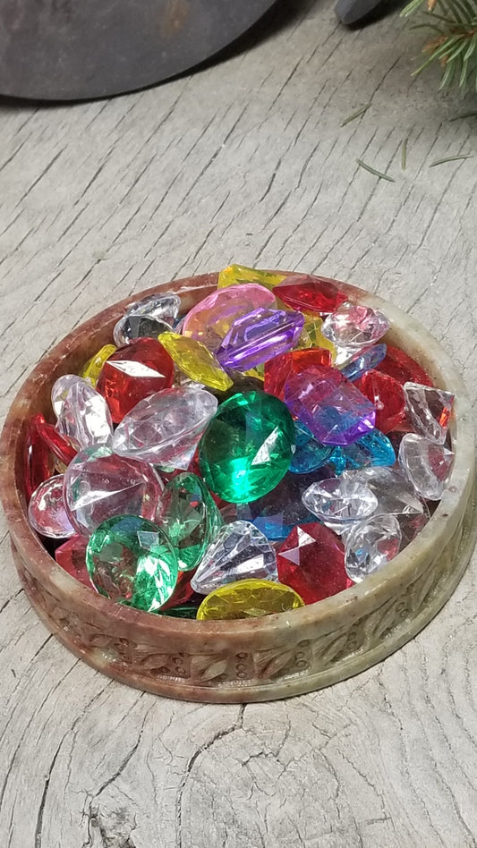 Surprise jewel from Assorted Mix of acrylic faceted treasure, One piece (Approx 1" long) Wire Wrapping or Grid Supply 0038