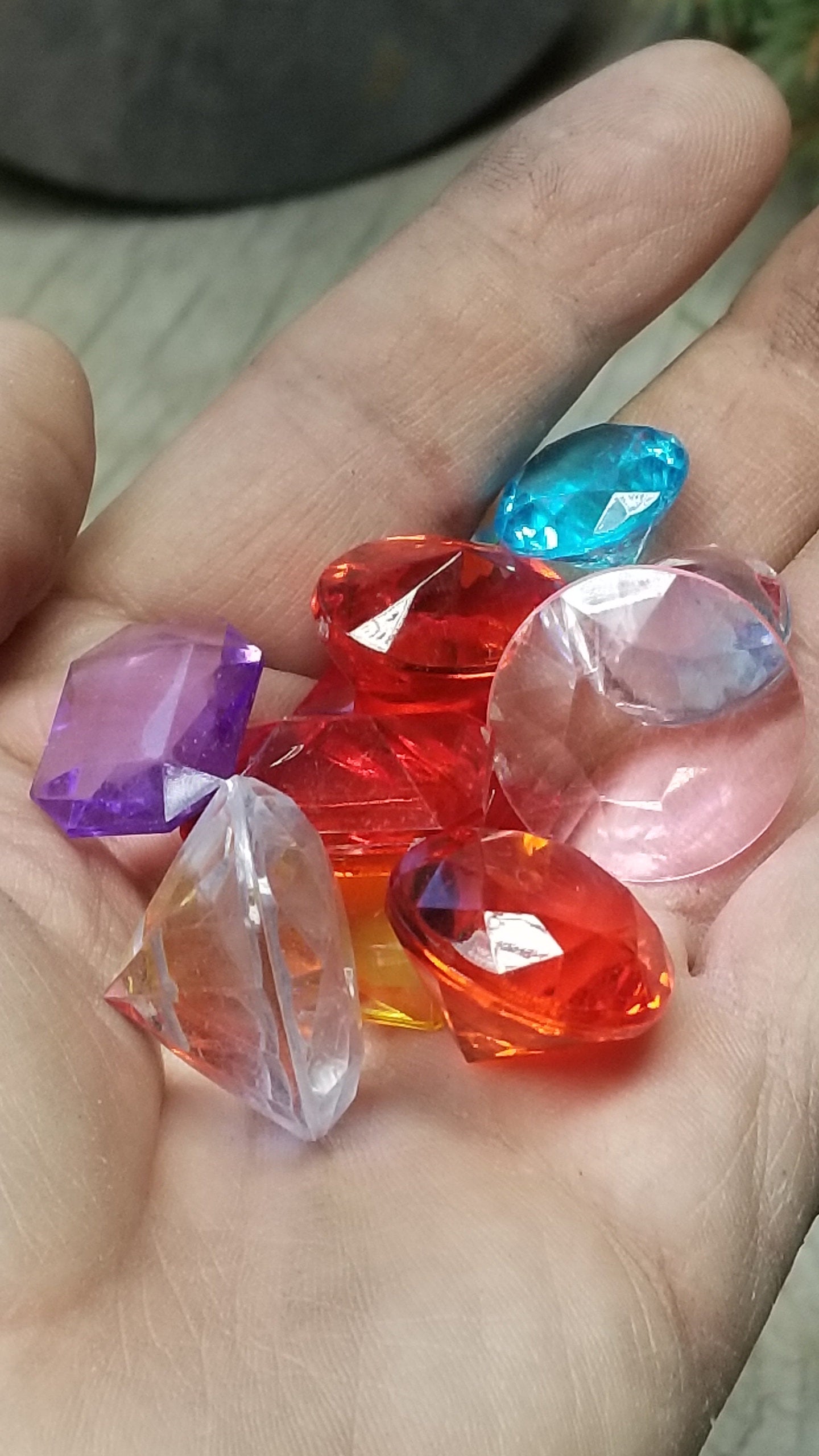 Surprise jewel from Assorted Mix of acrylic faceted treasure, One piece (Approx 1" long) Wire Wrapping or Grid Supply 0038