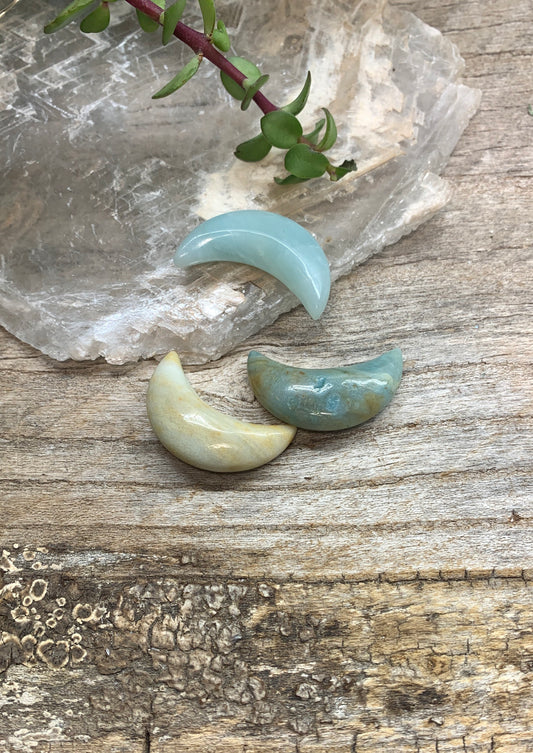 Amazonite Carved Moon (Approx 1 1/8" Long) 0143