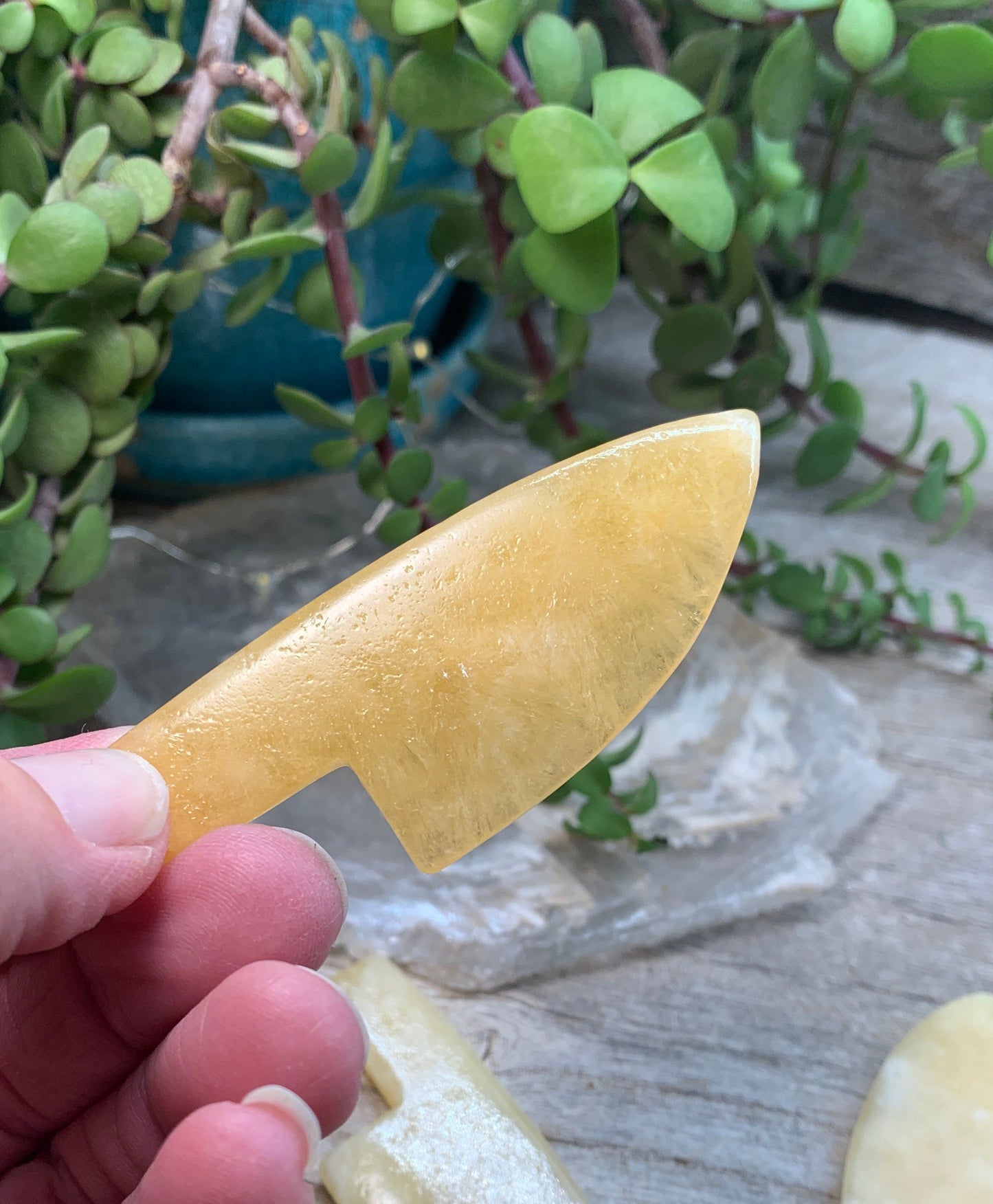 Orange Calcite Cord Cutting Knife 0117