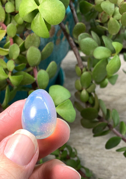 Opalite Egg 3/4” 0361