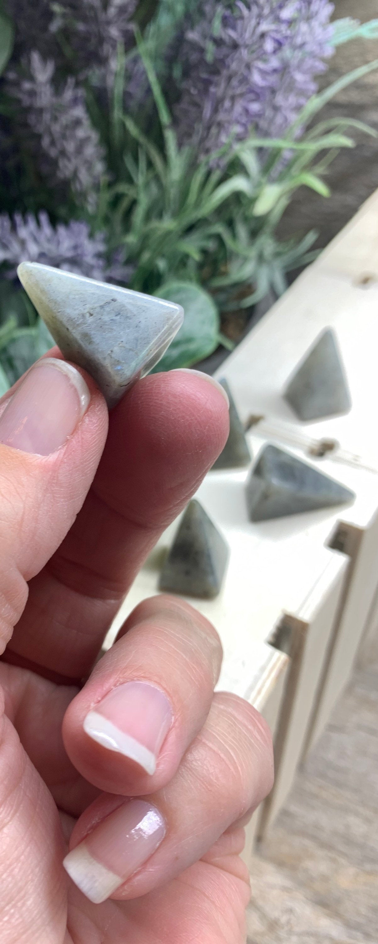 Labradorite Pyramid 1” 0375