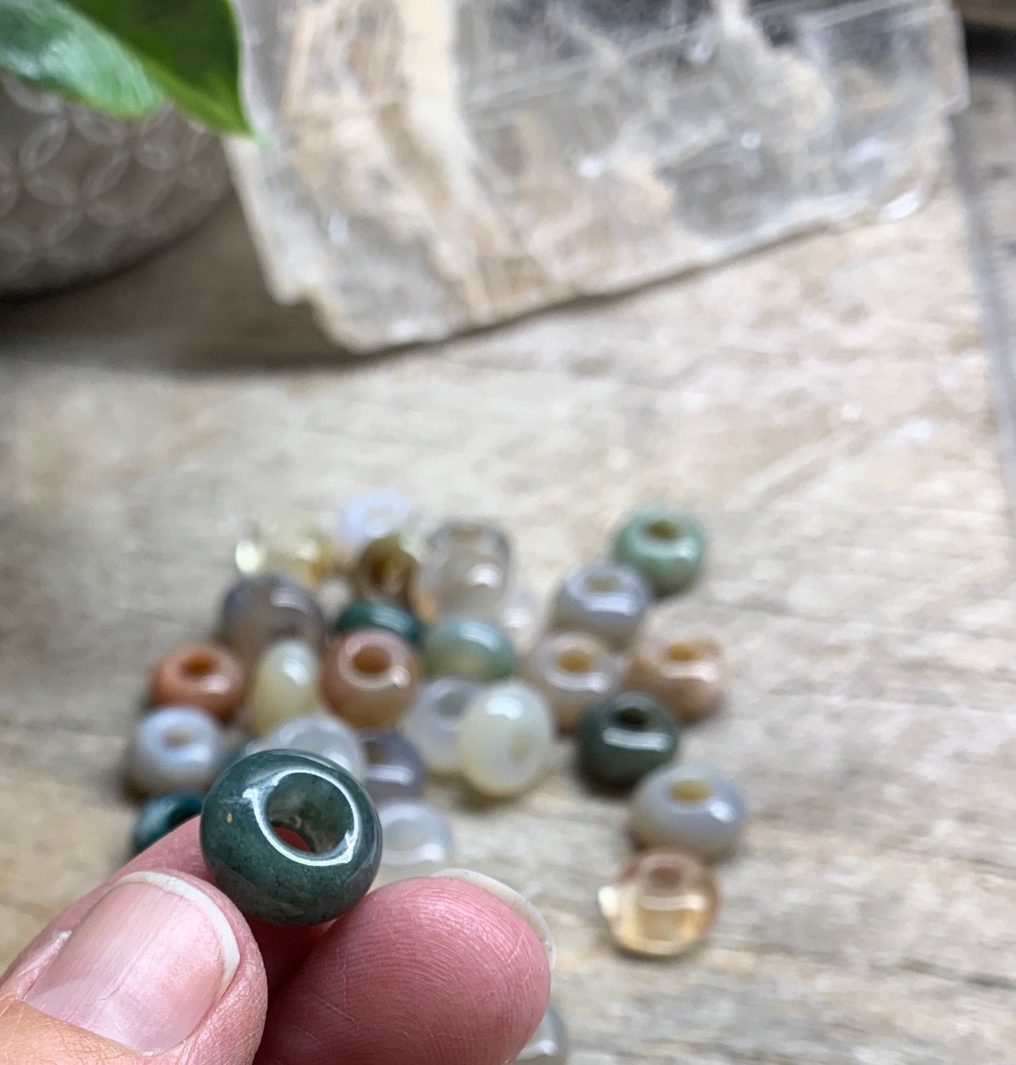 Assorted Agate Crystal Beads 14mm, 5mm hole. 0672