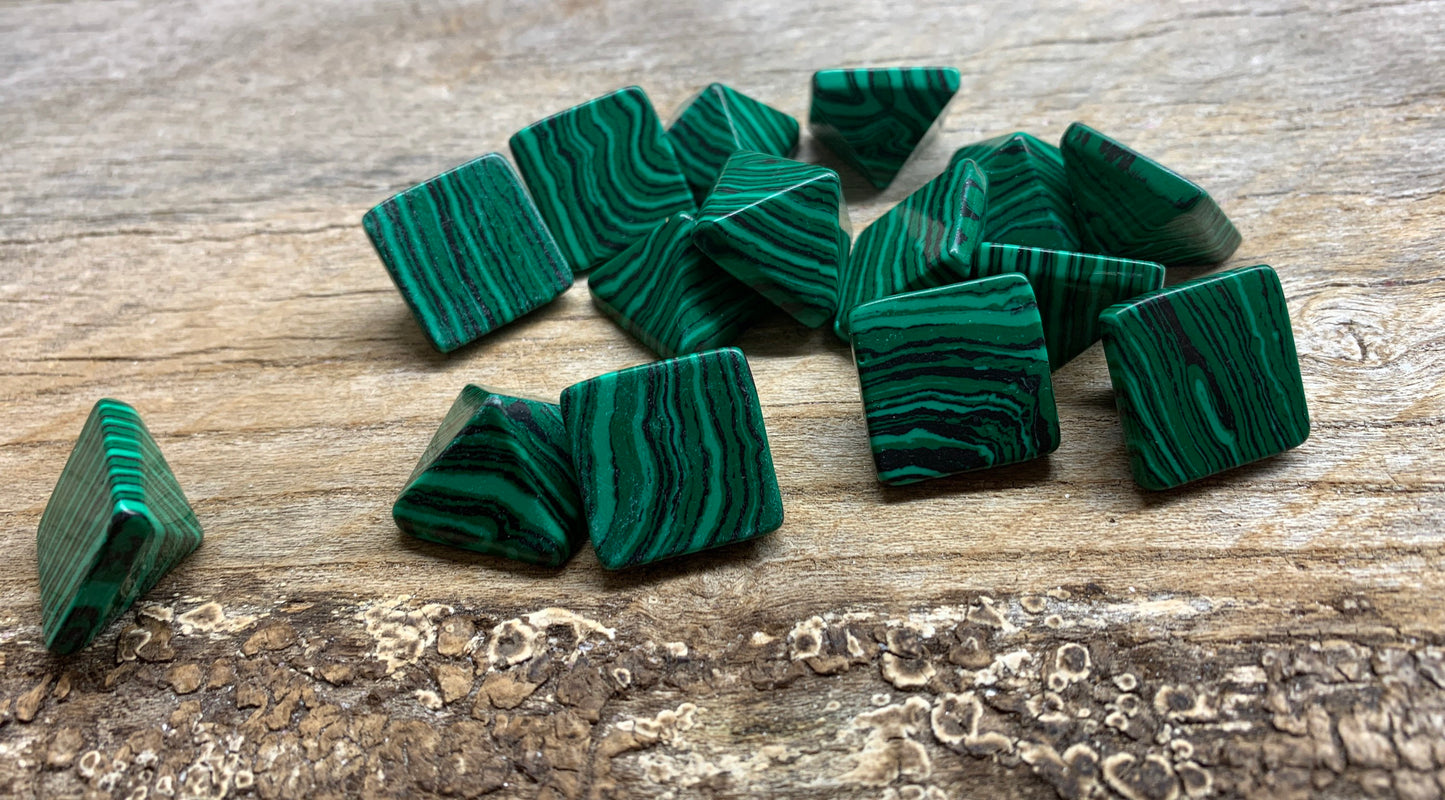 Malachite Pyramid 0443 (Synthetic) (Approx. 3/4” x 3/4" x 5/8")