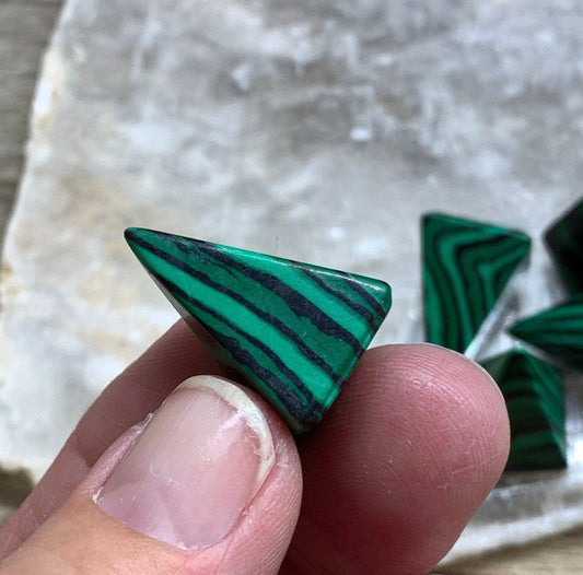 Malachite Pyramid (Synthetic) 1” 0374