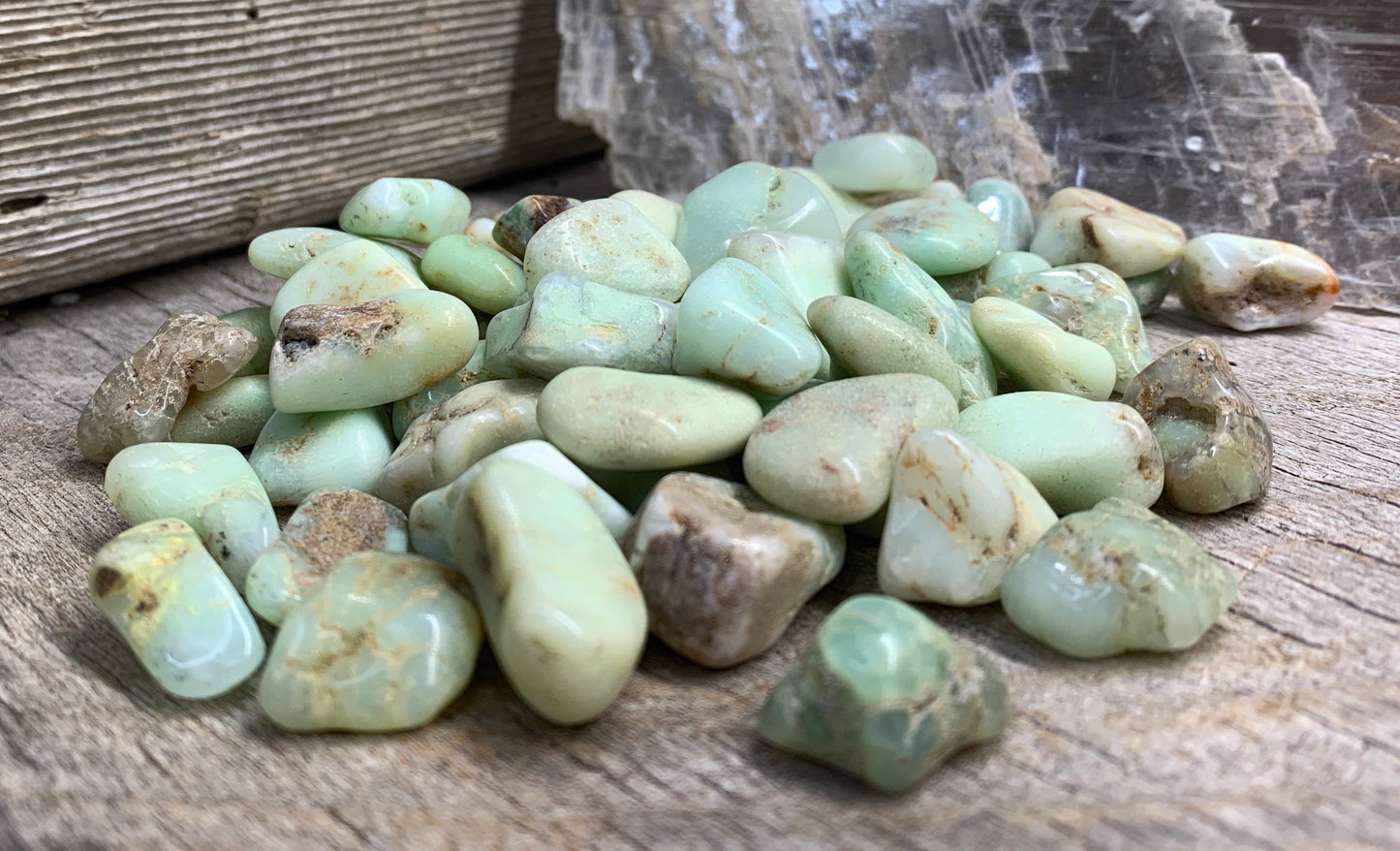 Chrysoprase Tumbled Stone 0686 (Approx. 5/8”- 3/4”)