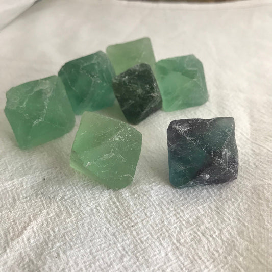 Natural Fluorite Octrahedron Crystal (Approx 3/4" - 1") Calming Stone, Supply for Crystal Grid 1311