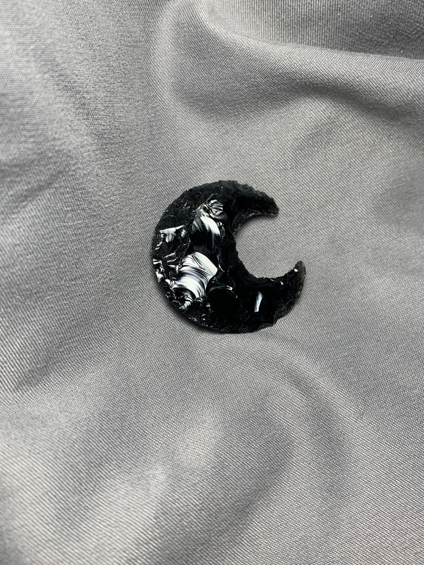 Obsidian Moon. (Approx. 1”-1 1/2”) 1331