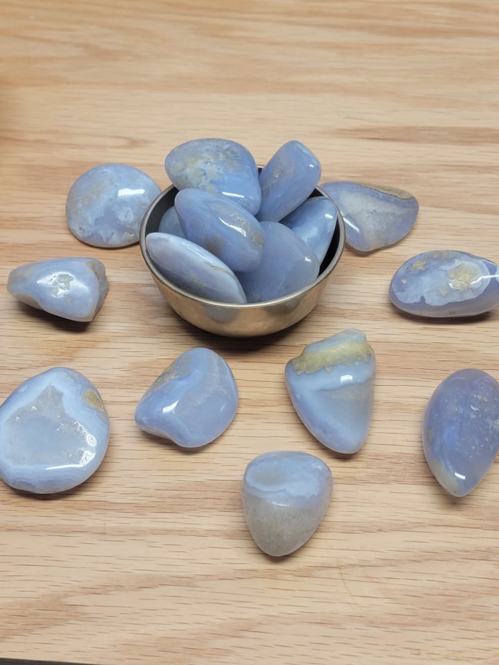 Blue Lace Agate, Polished Tumbled Stone 0655 (Approx. 1 5/8" - 2 1/2")