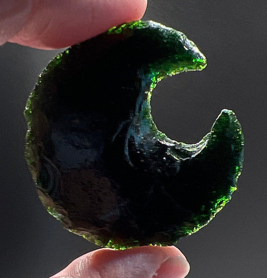 Green Goldstone Knapped Moon 1327 (Approx. 1 1/4”-1 1/2”)