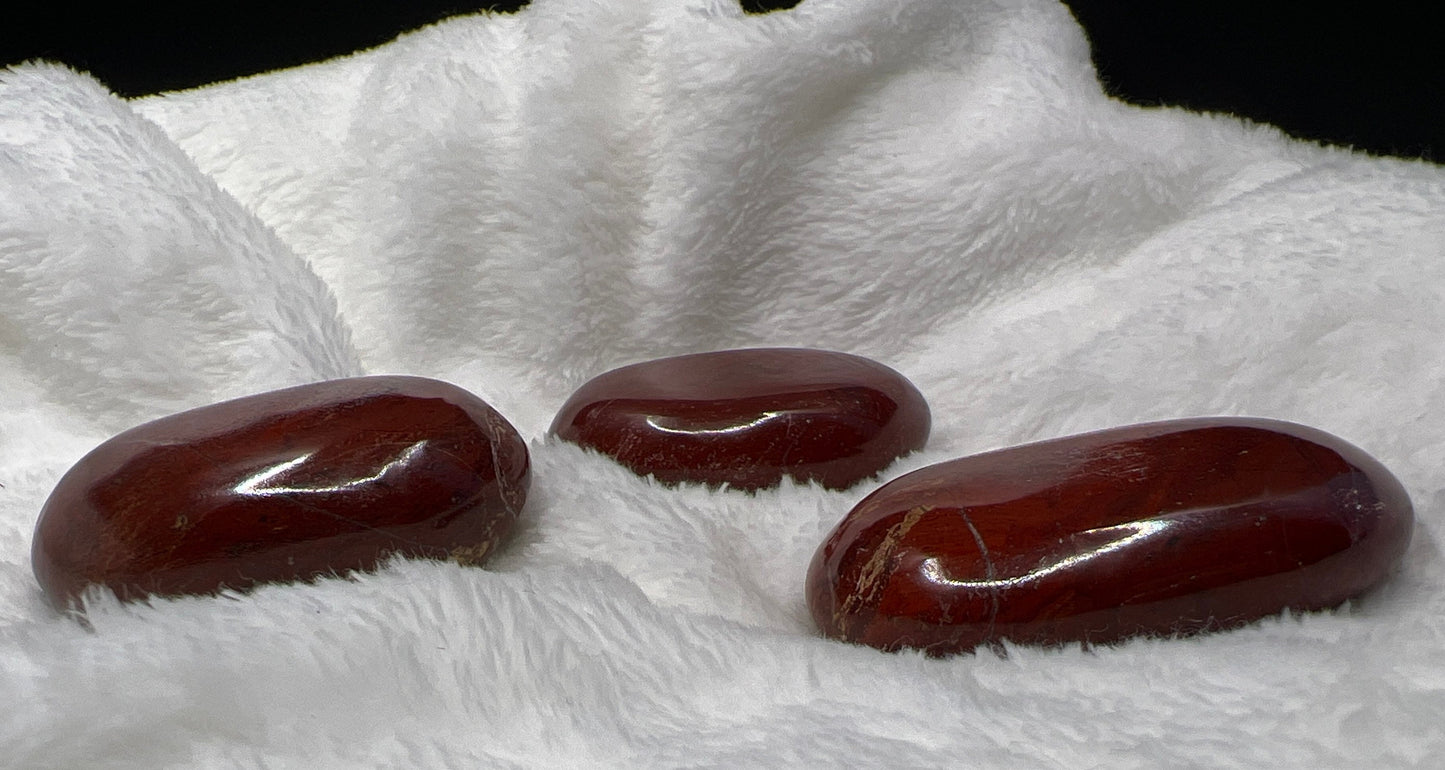 Red Jasper Palm Stone 1564 (Approx. 2”- 2 3/4”)