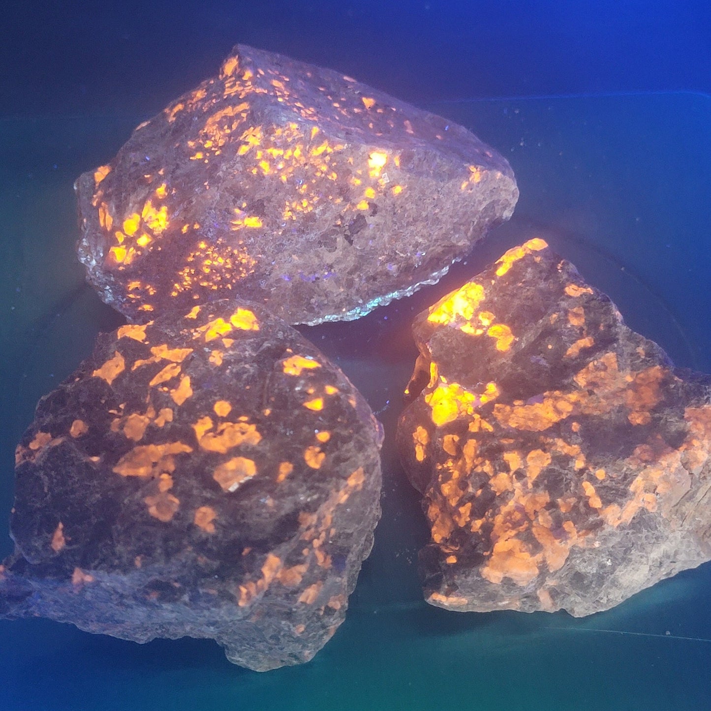 Yooperlite (Fireworks Stone) Raw Stone (Approx. 3" - 4 1/2") 1231