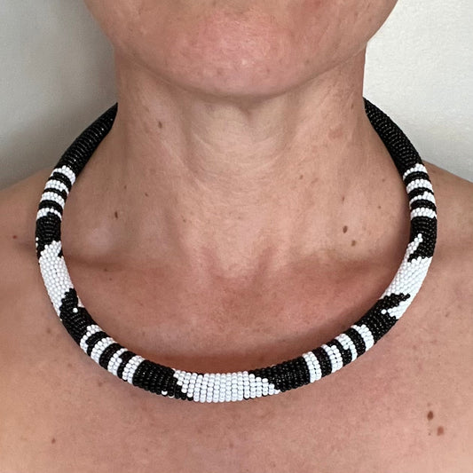 African Maasai Beaded Tribal Choker, Black and White NCK-2915