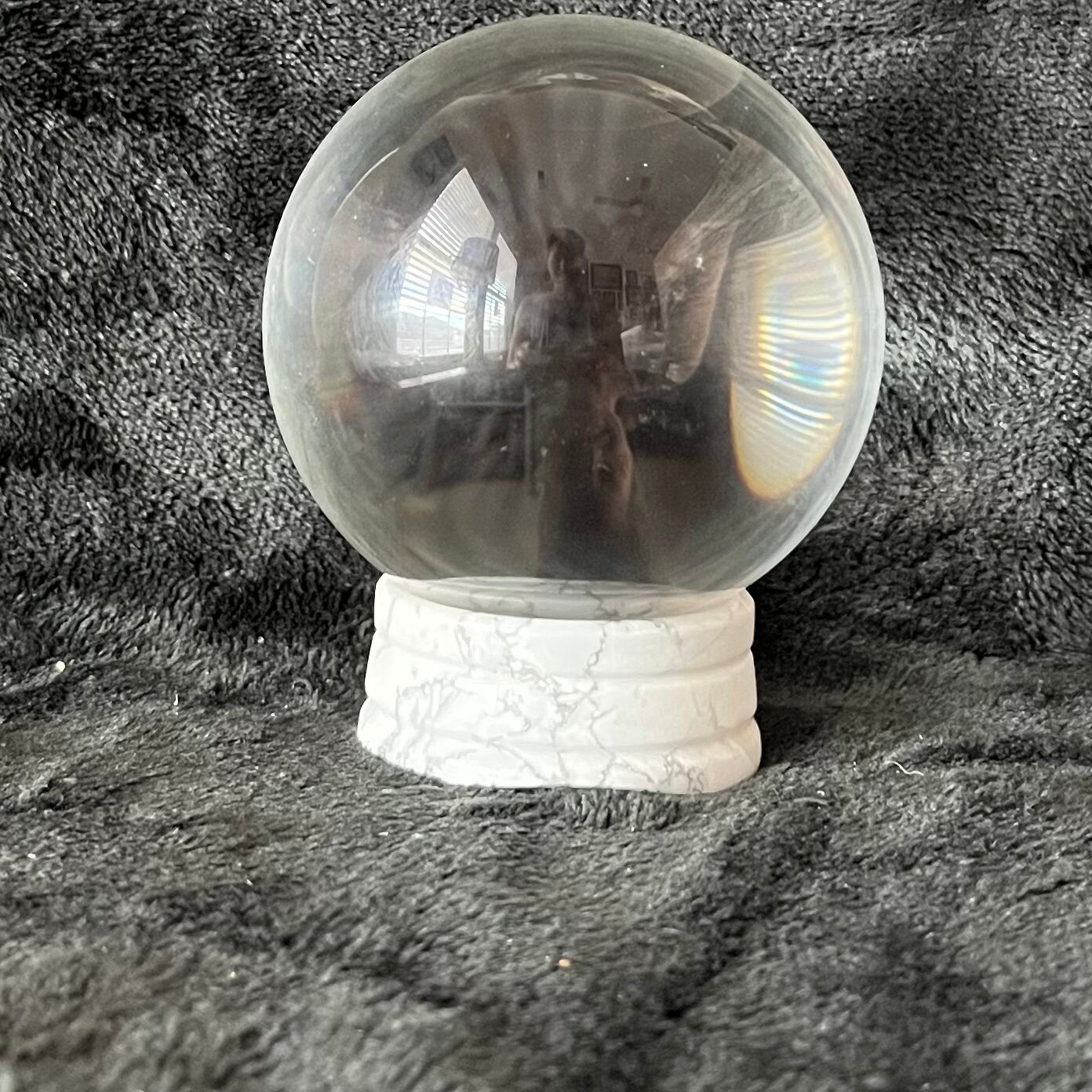 White Howlite Sphere Stand (Approx 50mm) 1552